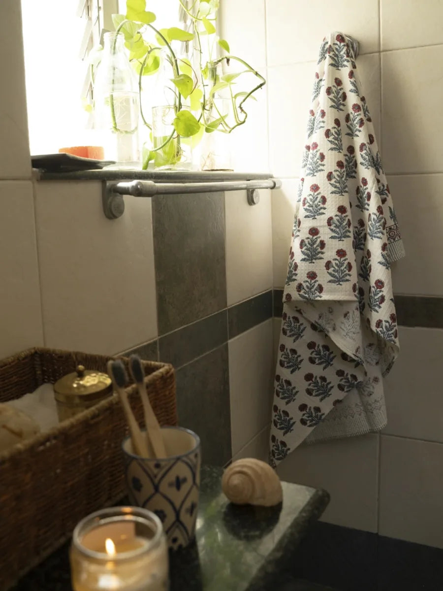 Cosy Florals In Red - Towel