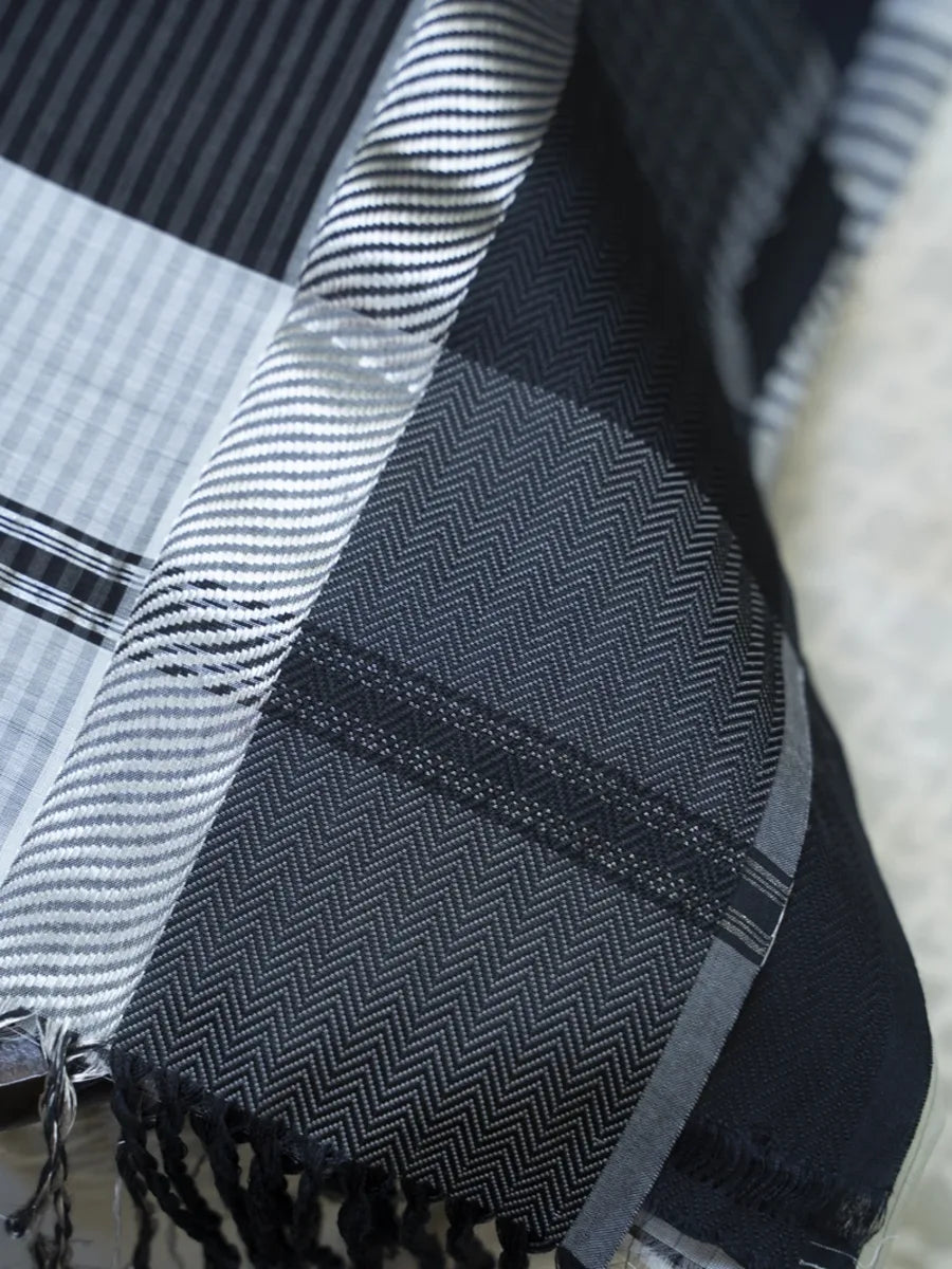 Maheshwari Saree - White And Black