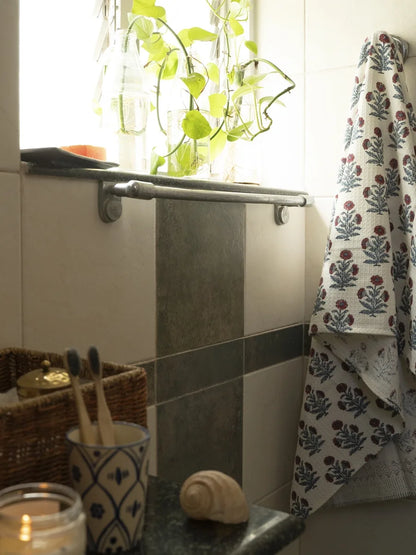 Cosy Florals In Red - Towel