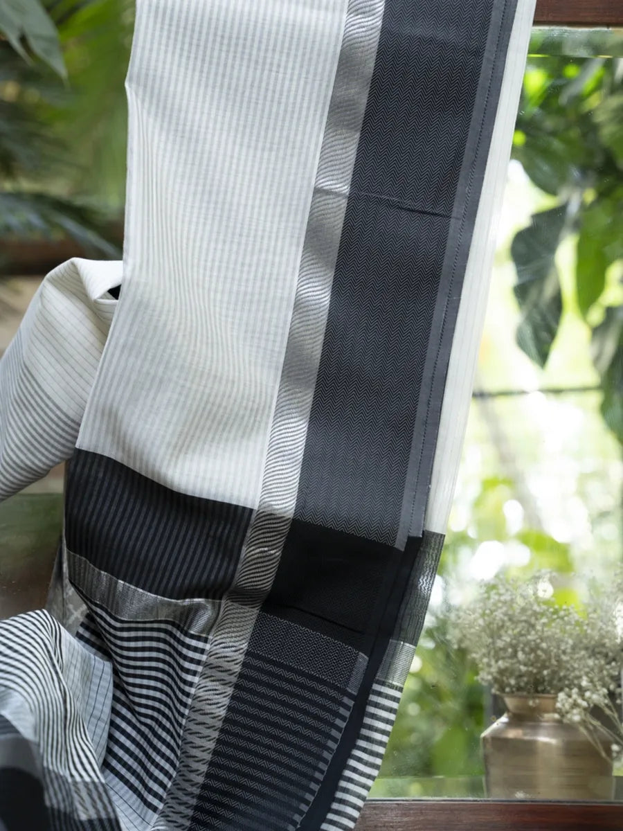 Maheshwari Saree - White And Black
